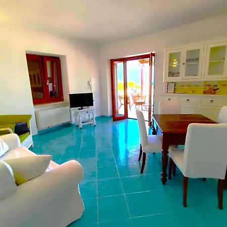 Il Poggio ايسكيا